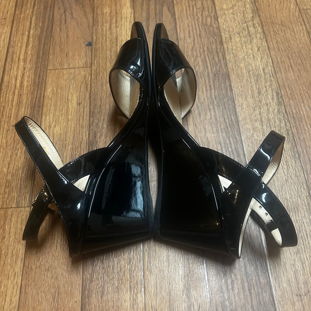 Prada Black Heels Elegant Minimalist Design - Picture 4 of 14